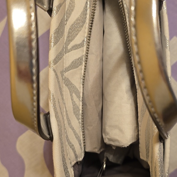 Michael Kors Small Bag White and Silver - Picture 2 of 6